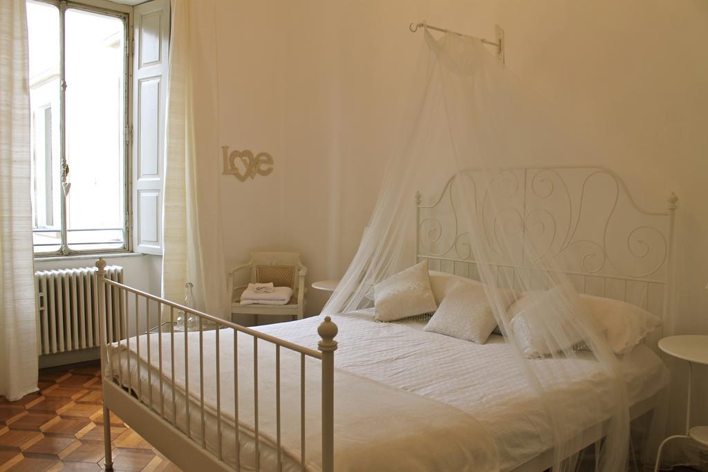 Bed & Blessing / Casa Borgo Hotel Locarno Ruang foto